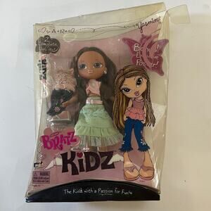 Bratz Kidz Doll Yasmin 2 Outfits Preowned Unused in Damaged Box Missing Poster